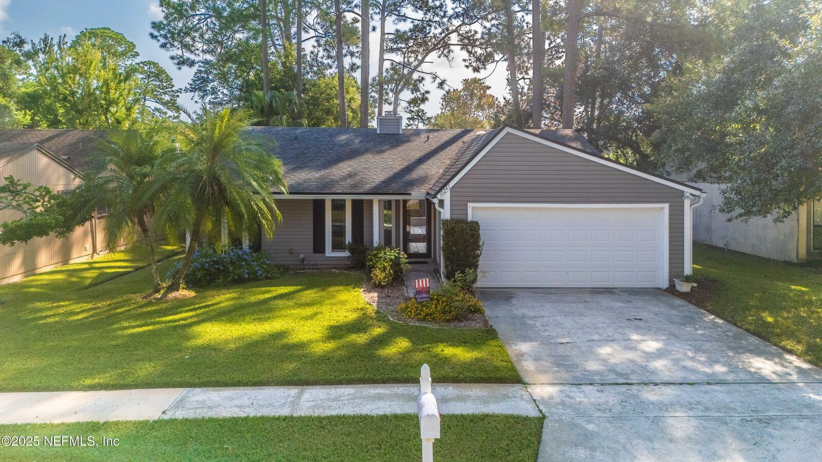 Property Photo:  10247 Pine Breeze Road W  FL 32257 
