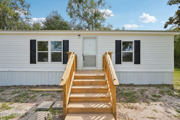 Property Photo:  165 Mandrake Street  FL 32068 