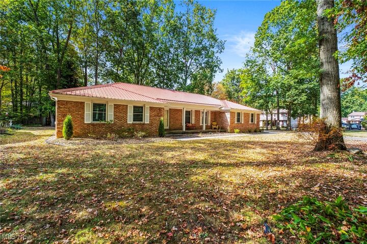 Property Photo:  7716 Silver Fox Drive  OH 44512 