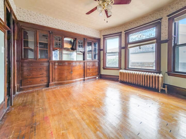 Property Photo:  417 4th Avenue NE  MN 55413 