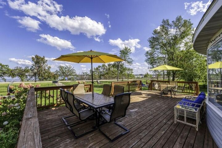 Property Photo:  915 Lake Boulevard NE  MN 56601