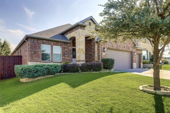 Property Photo: 106 Martingale Trail TX 75068
