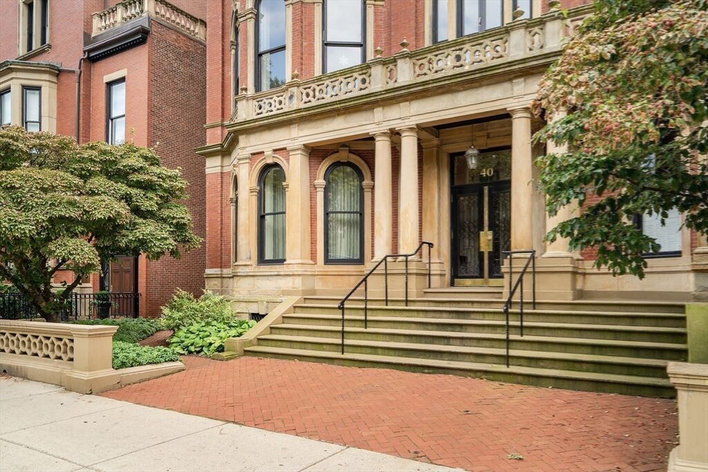 Property Photo:  40 Commonwealth Ave A  MA 02116 