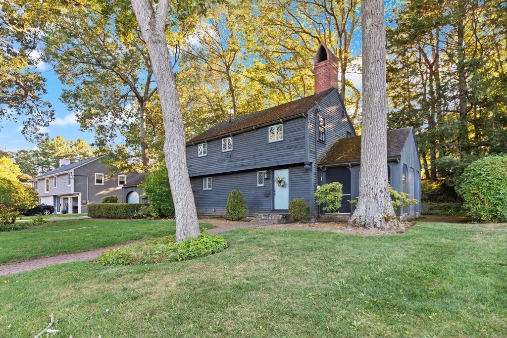 Property Photo:  6 Longbow Rd  MA 01940 