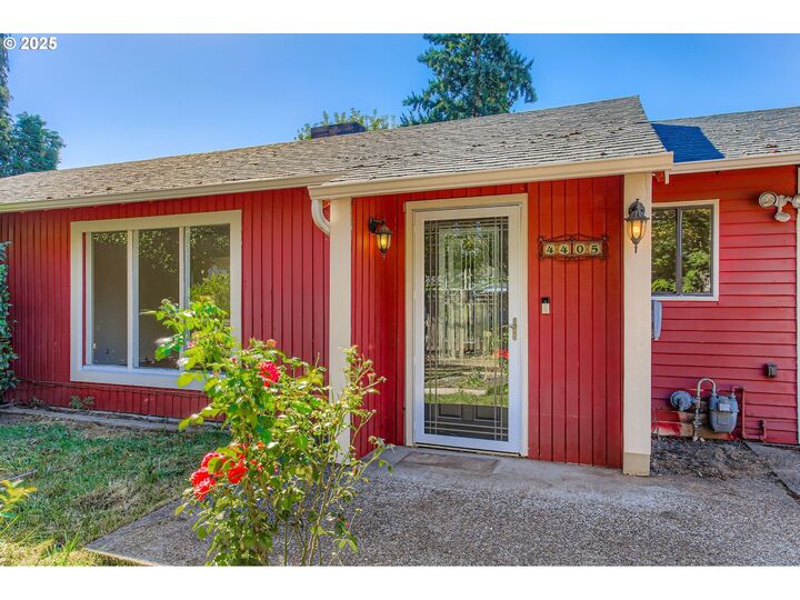 Property Photo: 4405 SW 160th Ave OR 97078