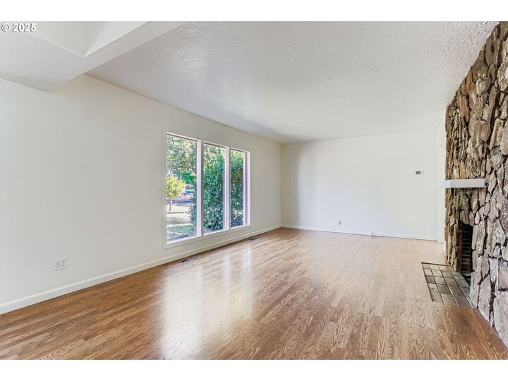 Property Photo: 4405 SW 160th Ave OR 97078