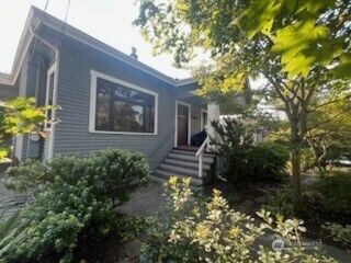 Property Photo: 4312 2nd Avenue NE WA 98105