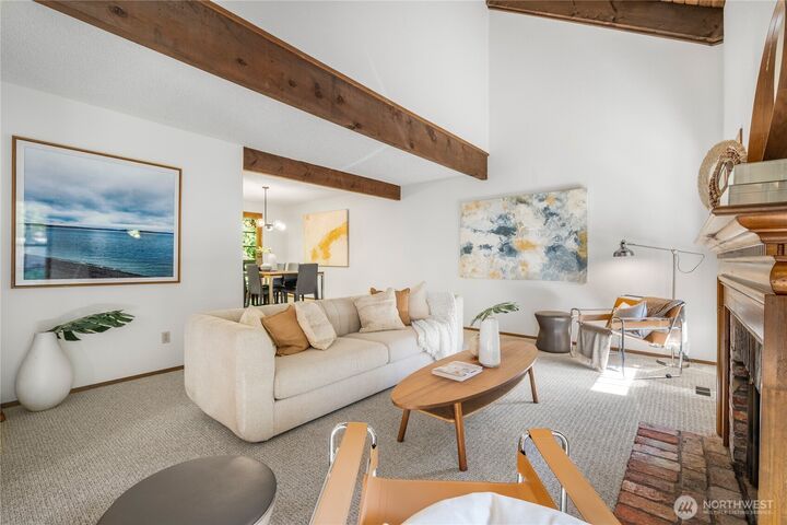 Property Photo:  4631  Highland Drive  WA 98006 