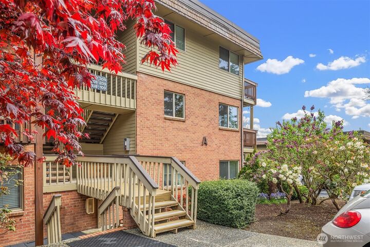 Property Photo:  3834  175th Avenue NE 209  WA 98052 