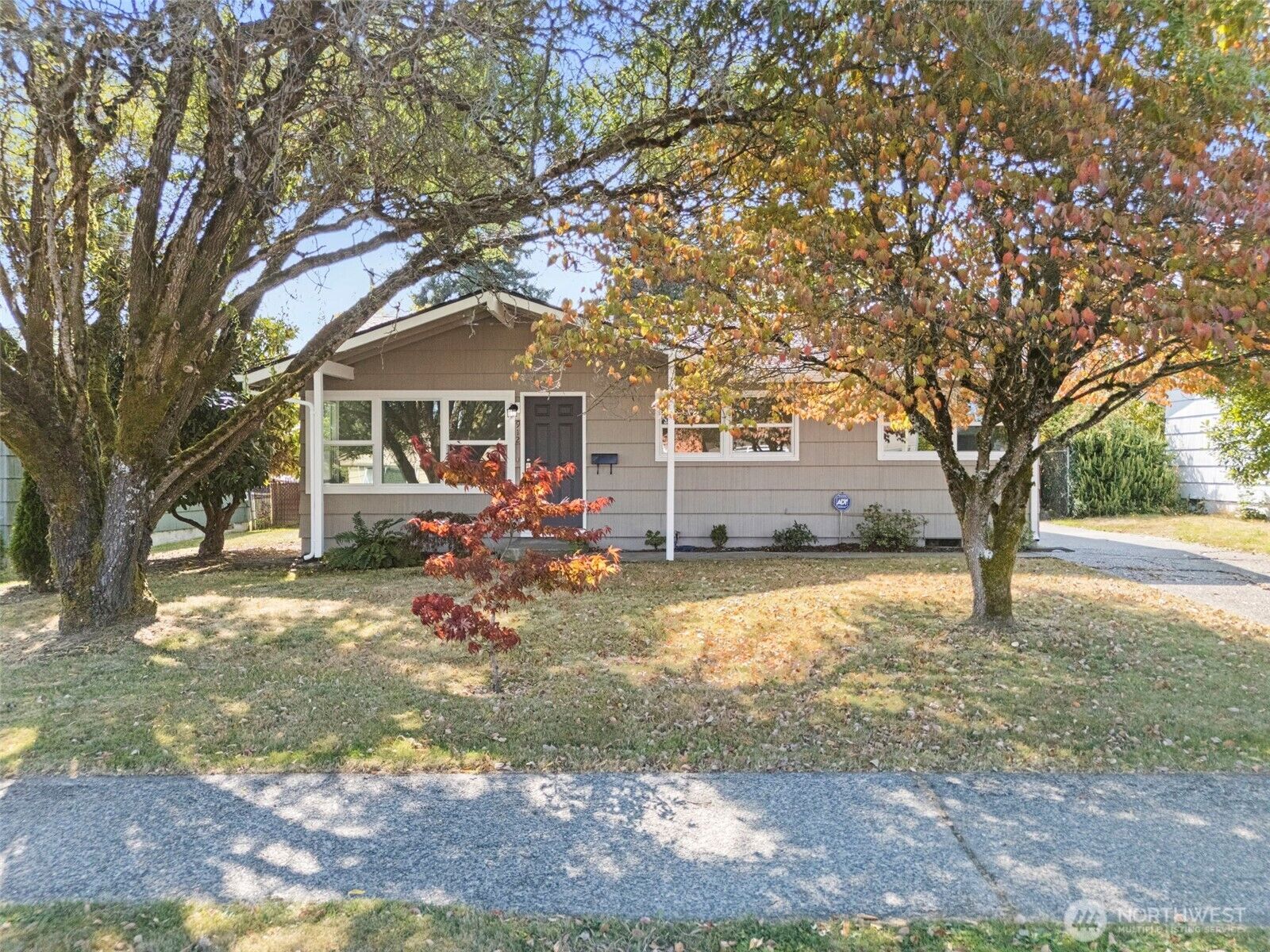 Property Photo: 912 E 51st Street WA 98404