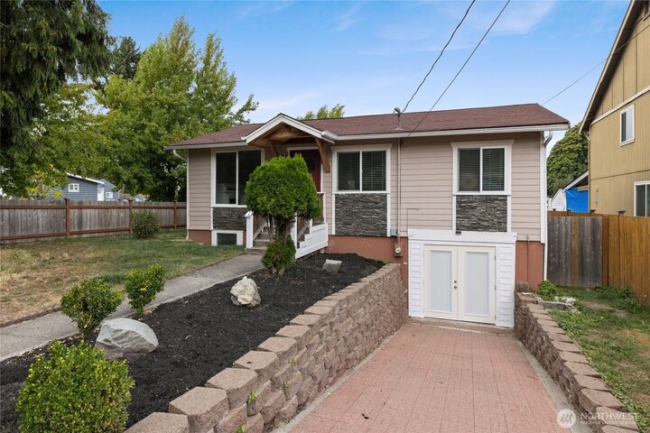 1677 S 47th Street  Tacoma WA 98408 photo