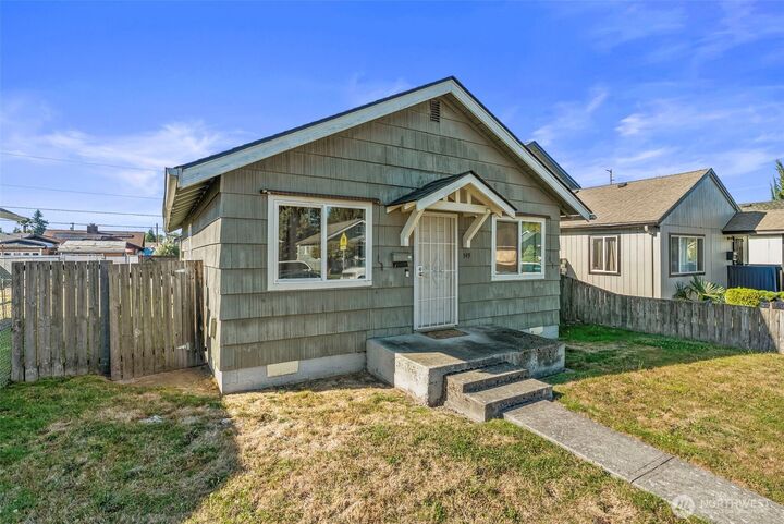 Property Photo:  349  27th Avenue  WA 98632 