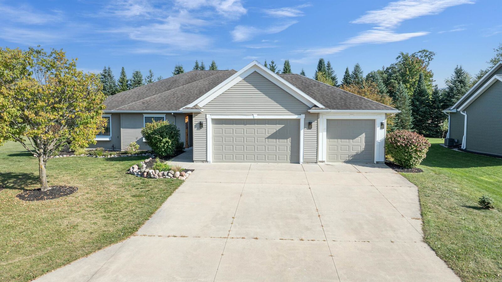 Property Photo:  1547 Foxfire Court  WI 54981 