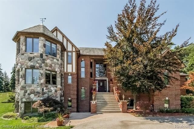 Property Photo:  31085 Estate Woods Court  MI 48331 