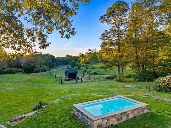 Property Photo:  279 North Road  RI 02833 