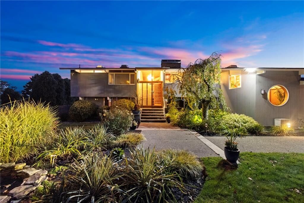 Property Photo: 10 Ocean View Drive RI 02842