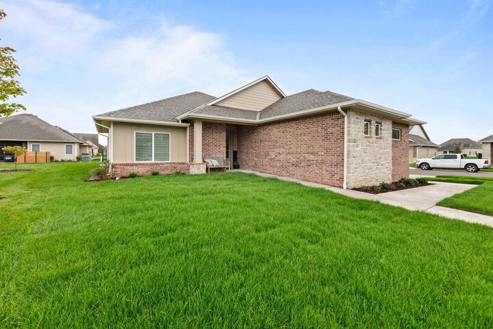 Property Photo:  810 N Thornton Ct  KS 67235 