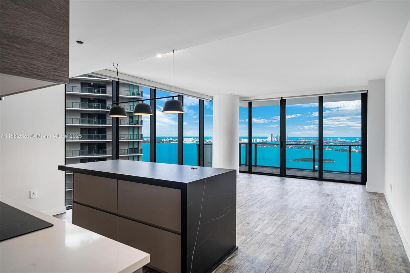 Property Photo: 650 NE 32nd St 4407 FL 33137