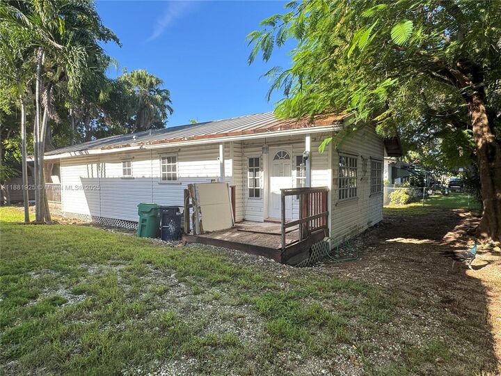 8920 SW 157th St  Palmetto Bay FL 33157 photo