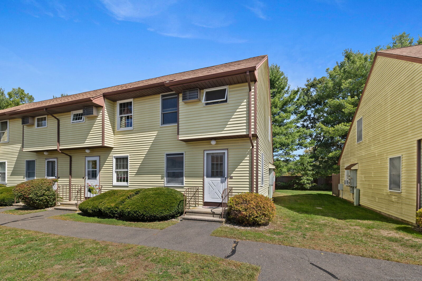 Property Photo:  268 Hartford Turnpike Apt F8  CT 06084 