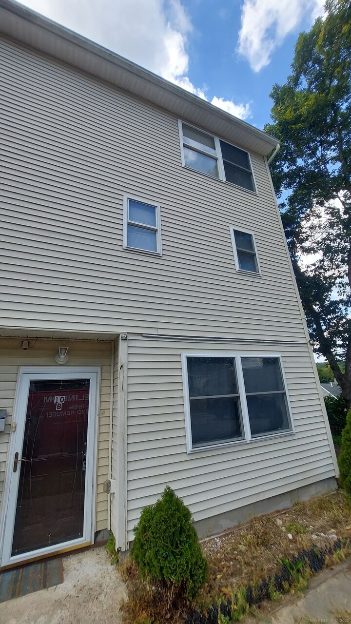 Property Photo:  10 Hillcrest Street B  CT 06360 