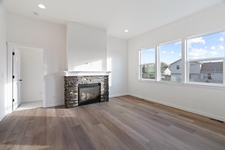 Property Photo: 12274 N Valencia St WA 99208