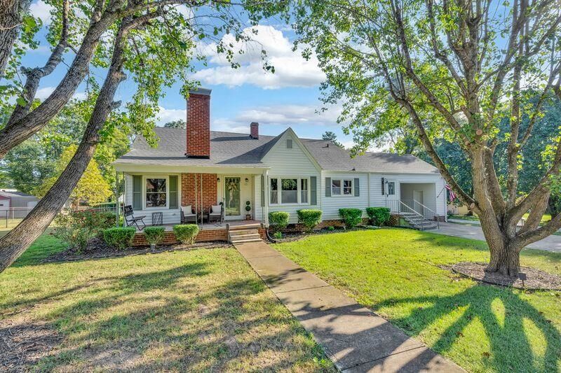 Property Photo:  121 Anderson Avenue  SC 29372 