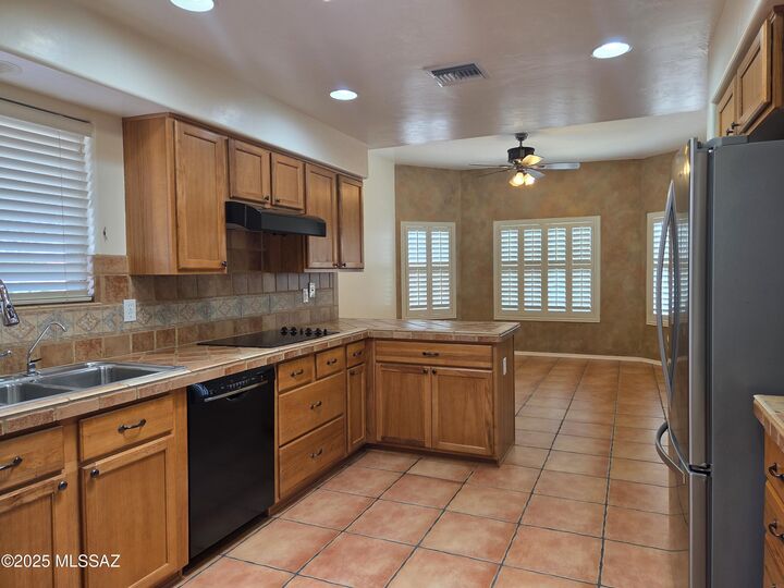 Property Photo:  648 S Placita Prosperidad  AZ 85614 