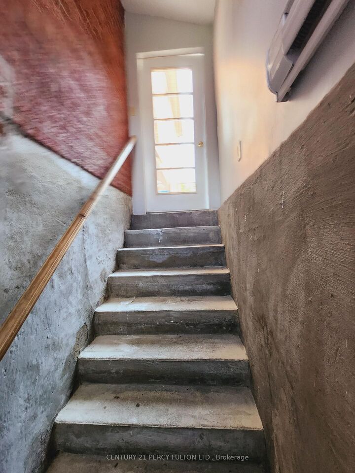 Photo de la propriété:  188 Elson Street  ON L3S 3C8 