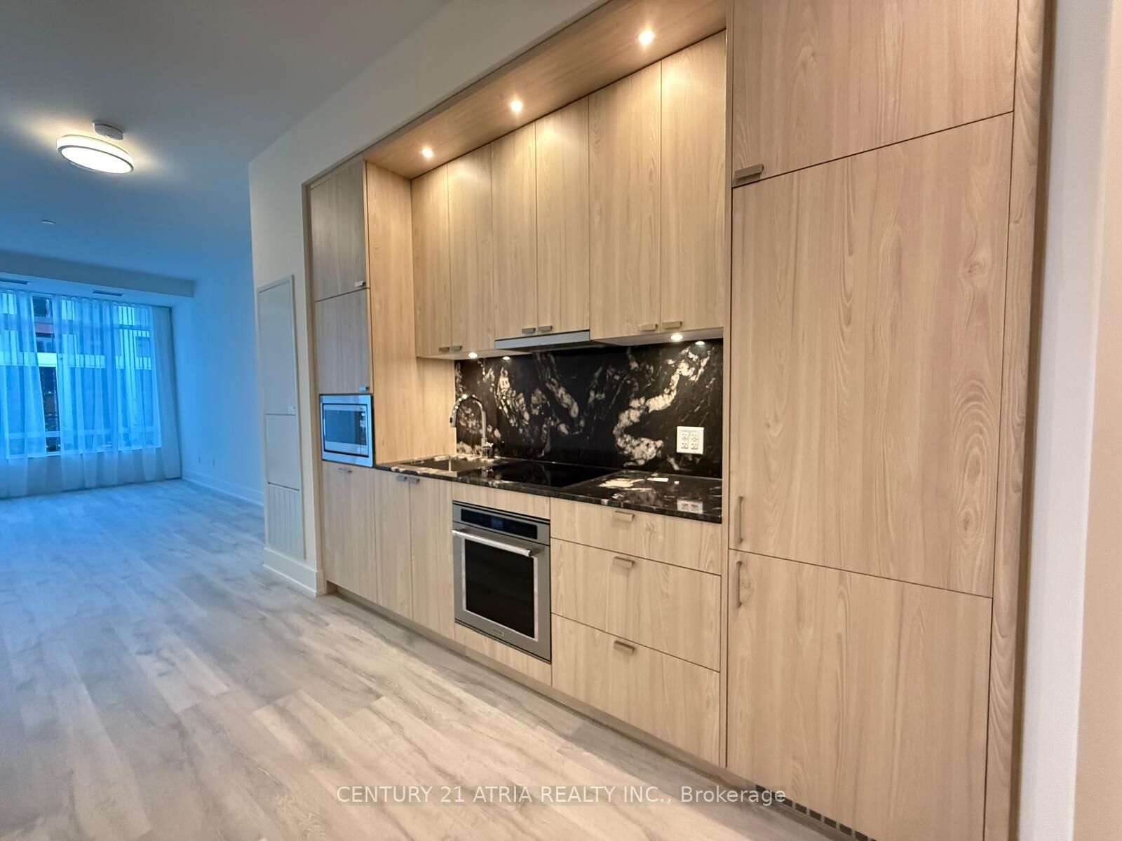 Property Photo:  259 The Kingsway N/A Mz01  ON M9A 0G2 