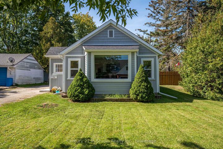 Photo de la propriété:  2732 3rd Avenue W  ON N4K 4T2 