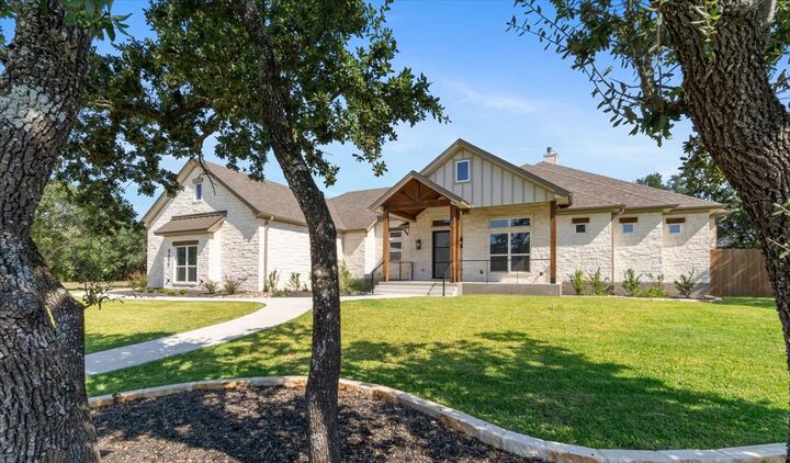 Property Photo: 8439 Spring Creek Loop TX 76571