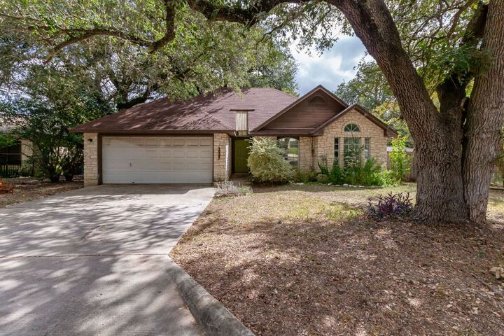 1607 Century Oaks Drive  Lockhart TX 78644 photo