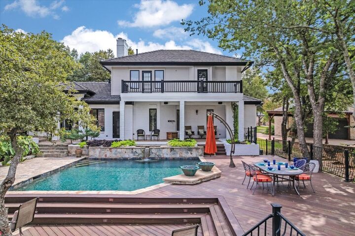 Property Photo:  10202 Lockerbie Court  TX 78750 
