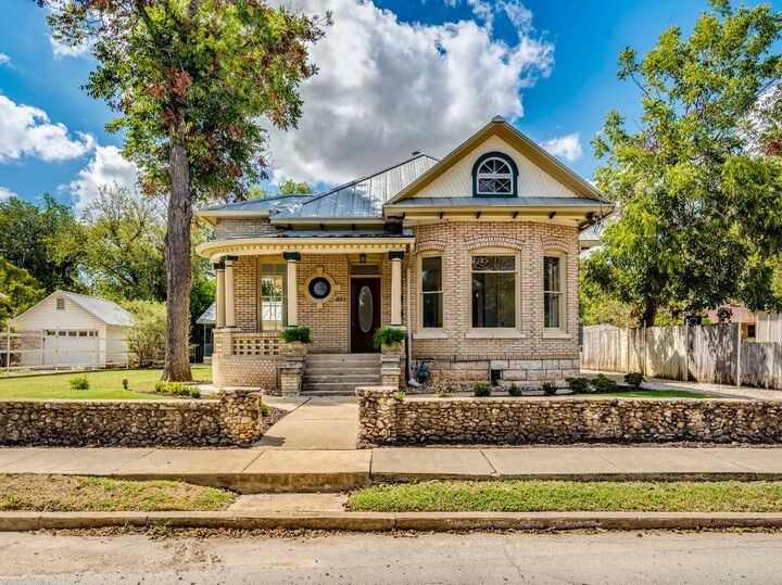 Property Photo:  351 N Guenther Avenue  TX 78130 