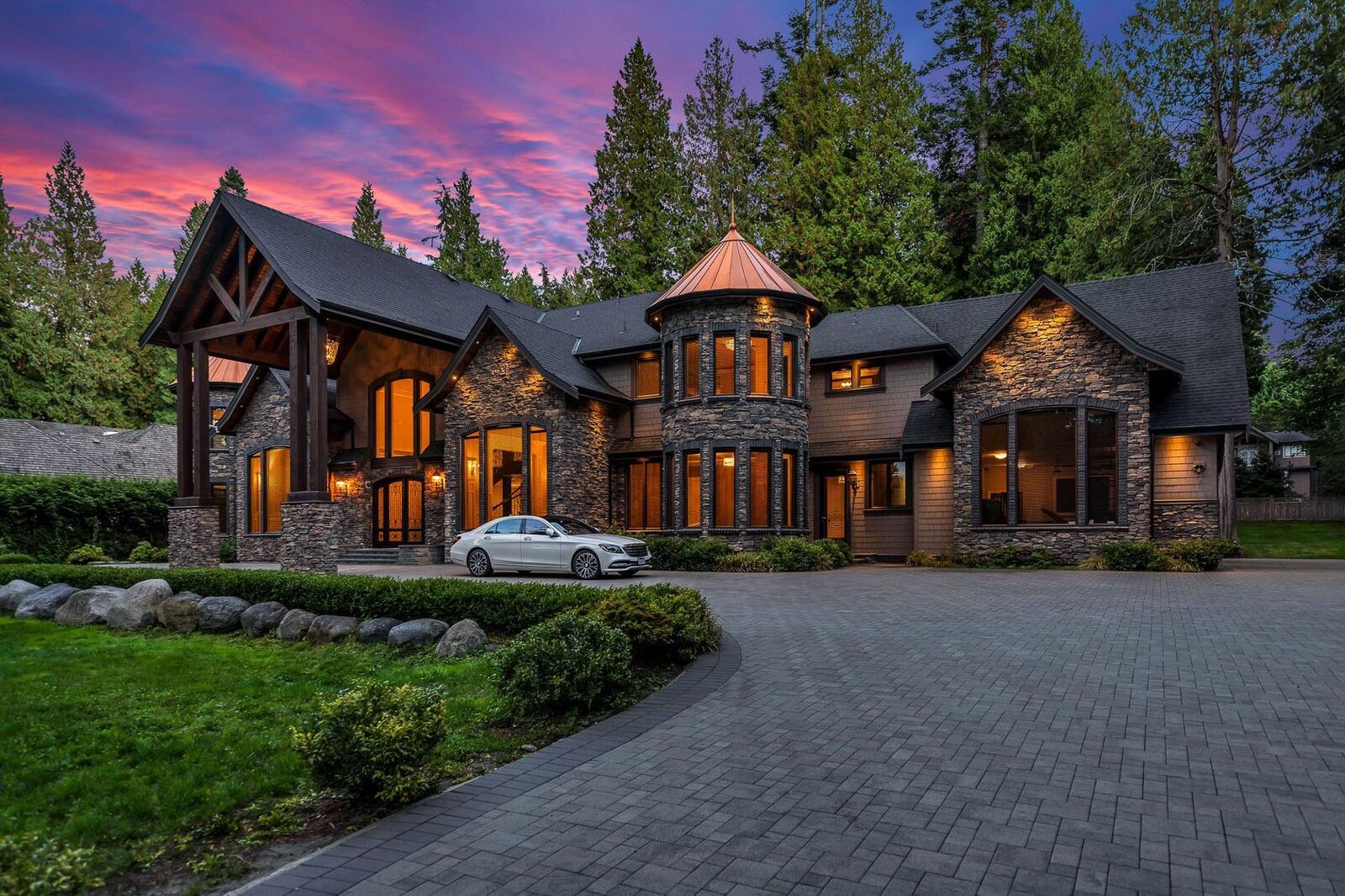 Property Photo:  13288 Woodcrest Drive  BC V4P 1W5 