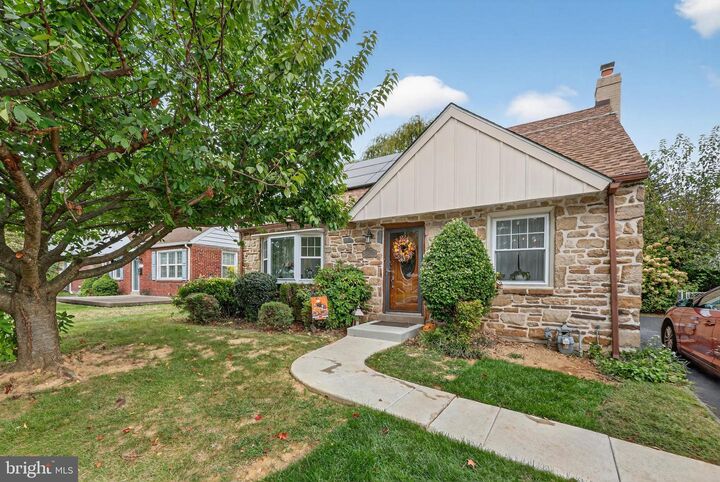 112 Walnut Hill Lane  Havertown PA 19083 photo
