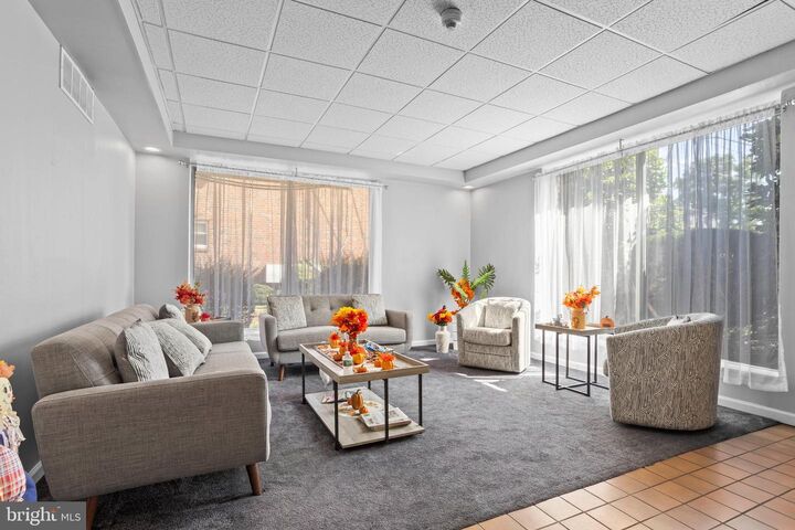Property Photo:  33 W Chester Pike C6  PA 19078 