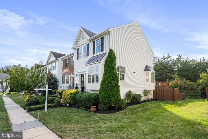 Property Photo:  43111 Gatwick Square  VA 20147 
