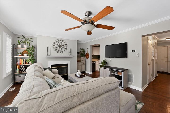 Property Photo:  24 W Jonathan Court 24  PA 19348 