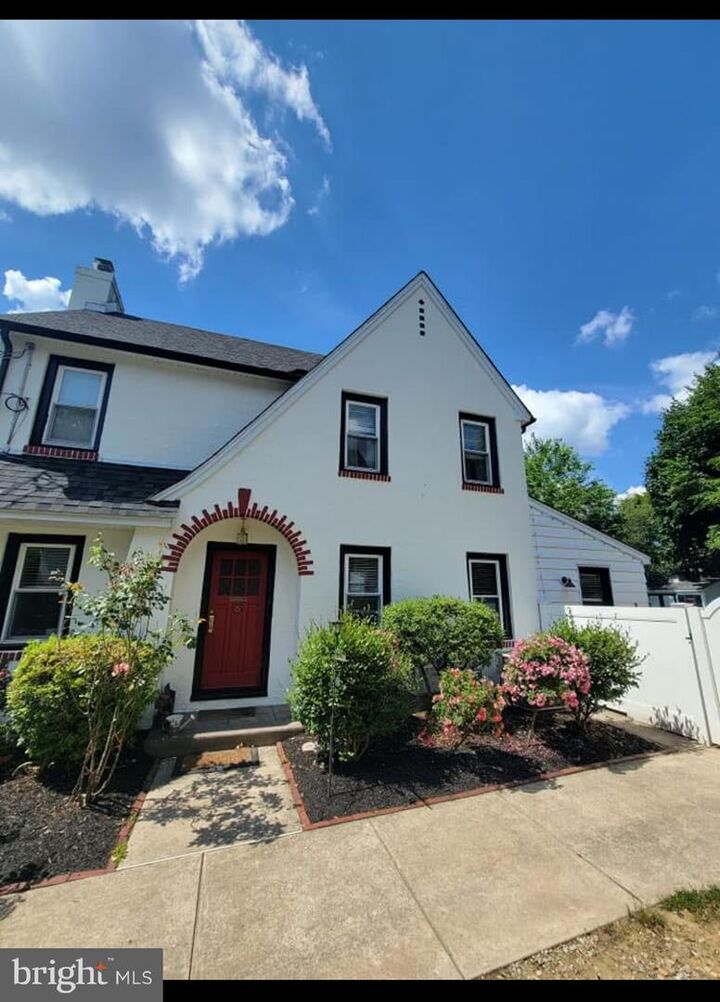 Property Photo:  2423 Hollis Road  PA 19083 