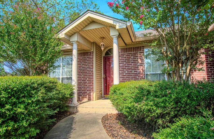 Property Photo:  14904 Lamplight Way  AR 72211 