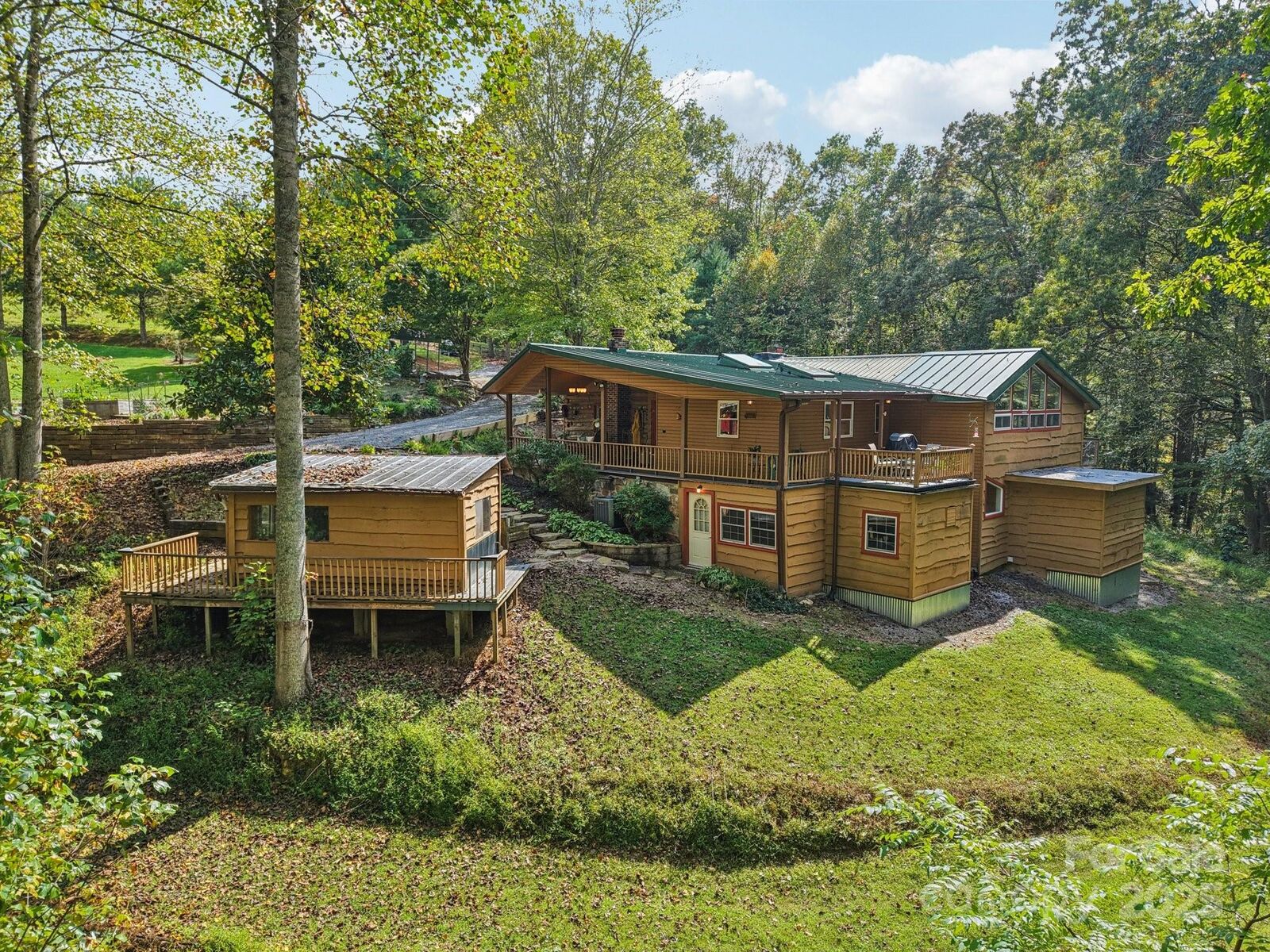 Property Photo: 237 Hansom Drive NC 28785