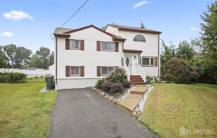 Property Photo:  4 Schaeffer Lane  NJ 07728 