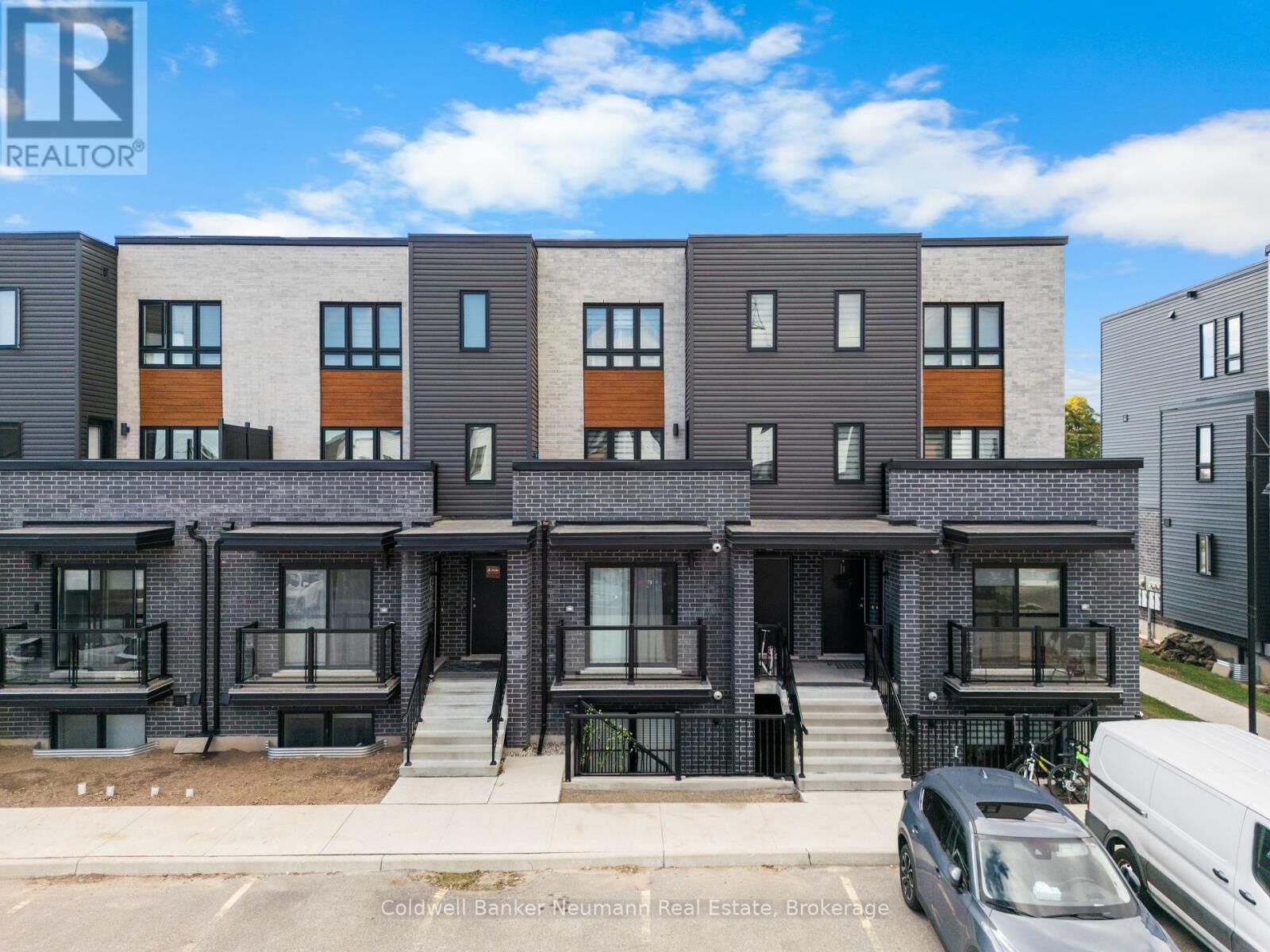 Property Photo: 235 Chapel Hill Drive 23 ON N2R 0S4