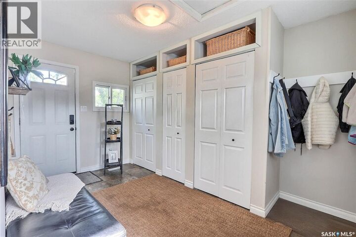 Property Photo:  520 26th Street E  SK S6V 1V5 