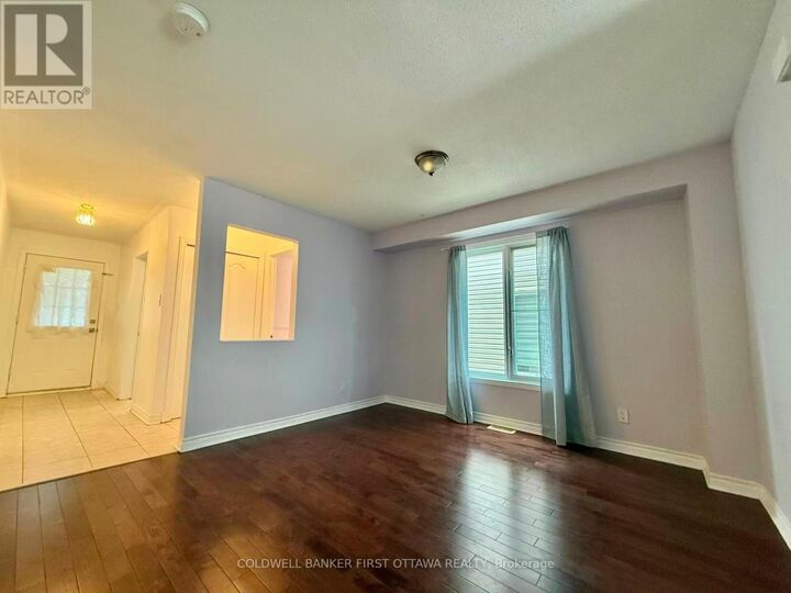 Property Photo:  45 Rodeo Drive North  ON K2J 4Z5 