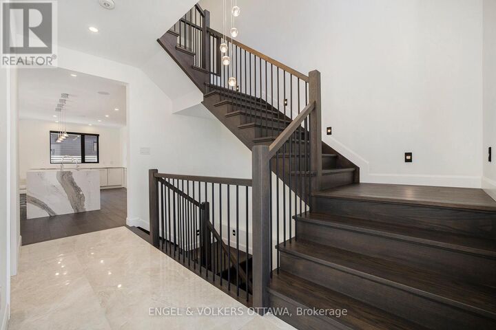 Property Photo:  888 Melwood Avenue  ON K2A 3C3 