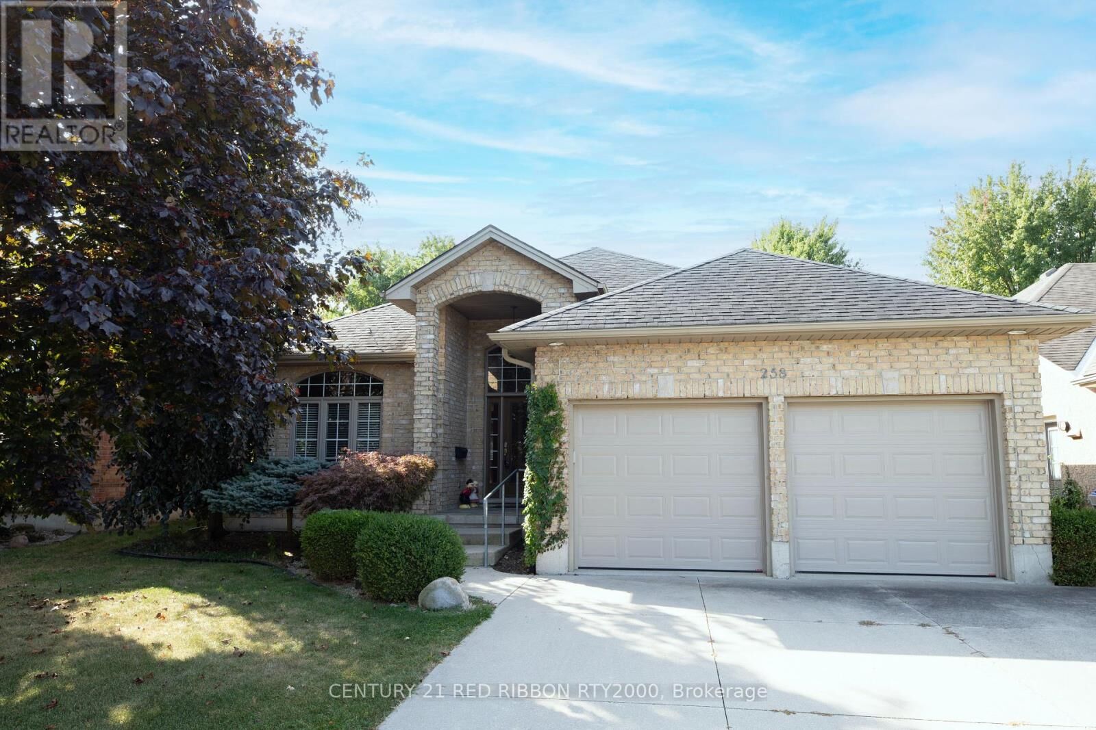 Property Photo:  258 Deruiter Drive  ON N7G 4H8 