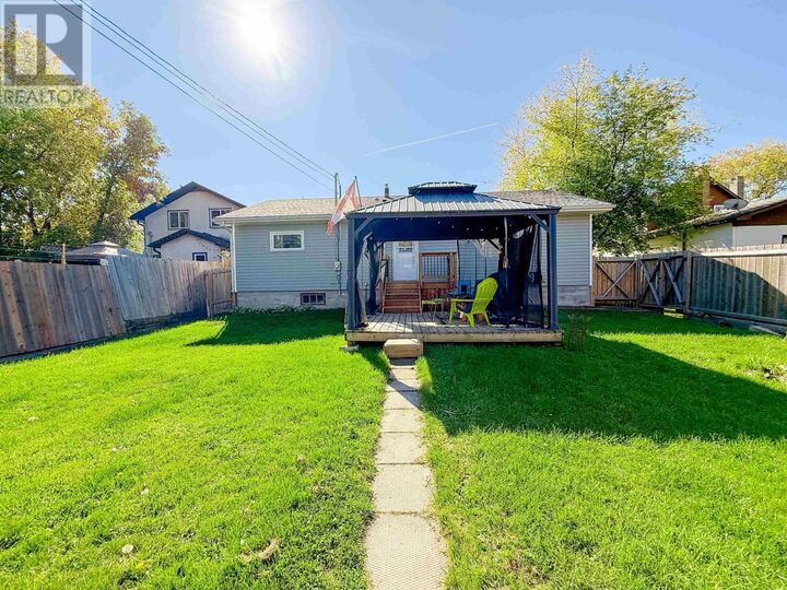 Property Photo:  522 & 528 Second Street South  ON P9N 1G8 